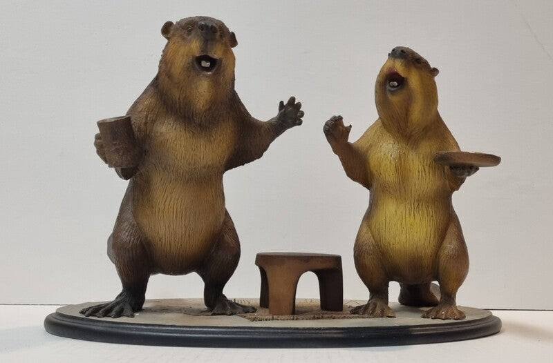 Chronicles of Narnia Mr. & Mrs. Beaver statues by NECA